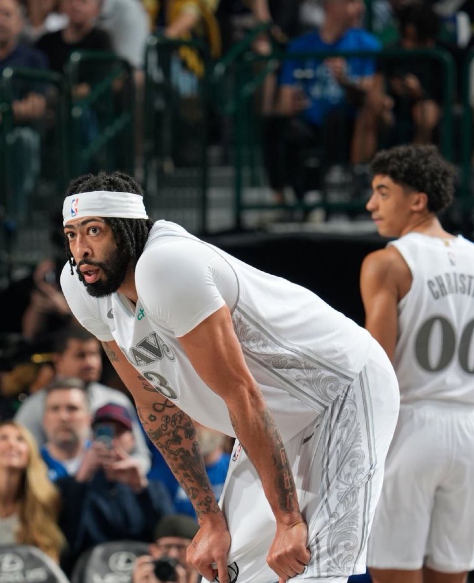 İlk maçında sakatlanan AD’nin sakatlığının ciddiyetinin henüz net olmadığı, sahalara dönüşününde belli olmadığı yazıldı.