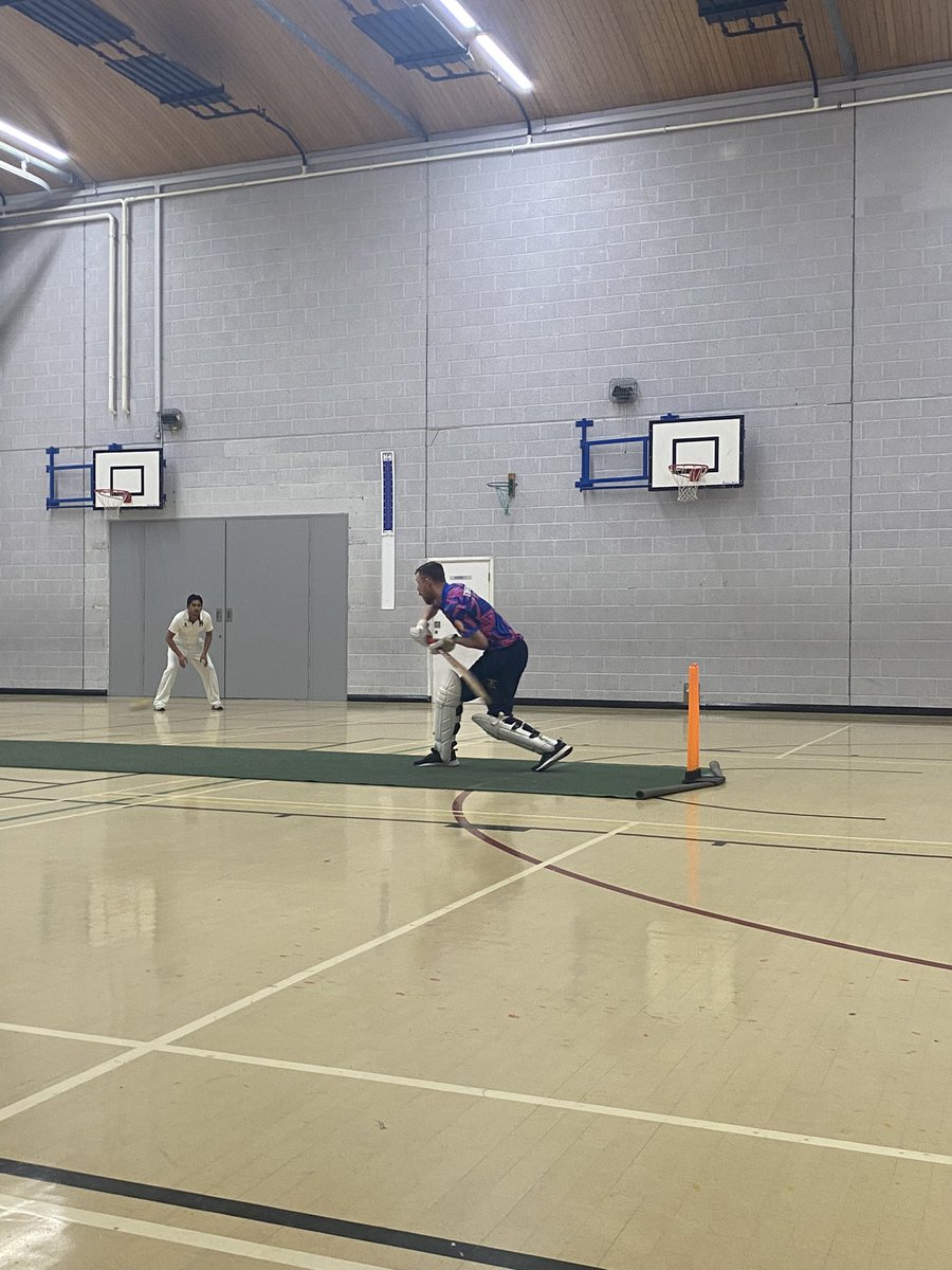 DFCALtd's tweet photo. Week 5 action of our #DFCA Monday Night Adult Indoor Cricket League! 
Game 3: @DFCALtd vs @DSuperKings 
#IndoorCricket #Fun #outsideofwork #social #team https://t.co/R7LK233TDu