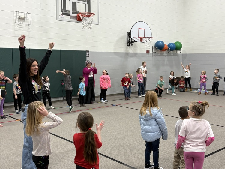 MECC2022's tweet photo. Happy 100th day of school! So many fun activities today!🎉 https://t.co/9lfARwdDGl