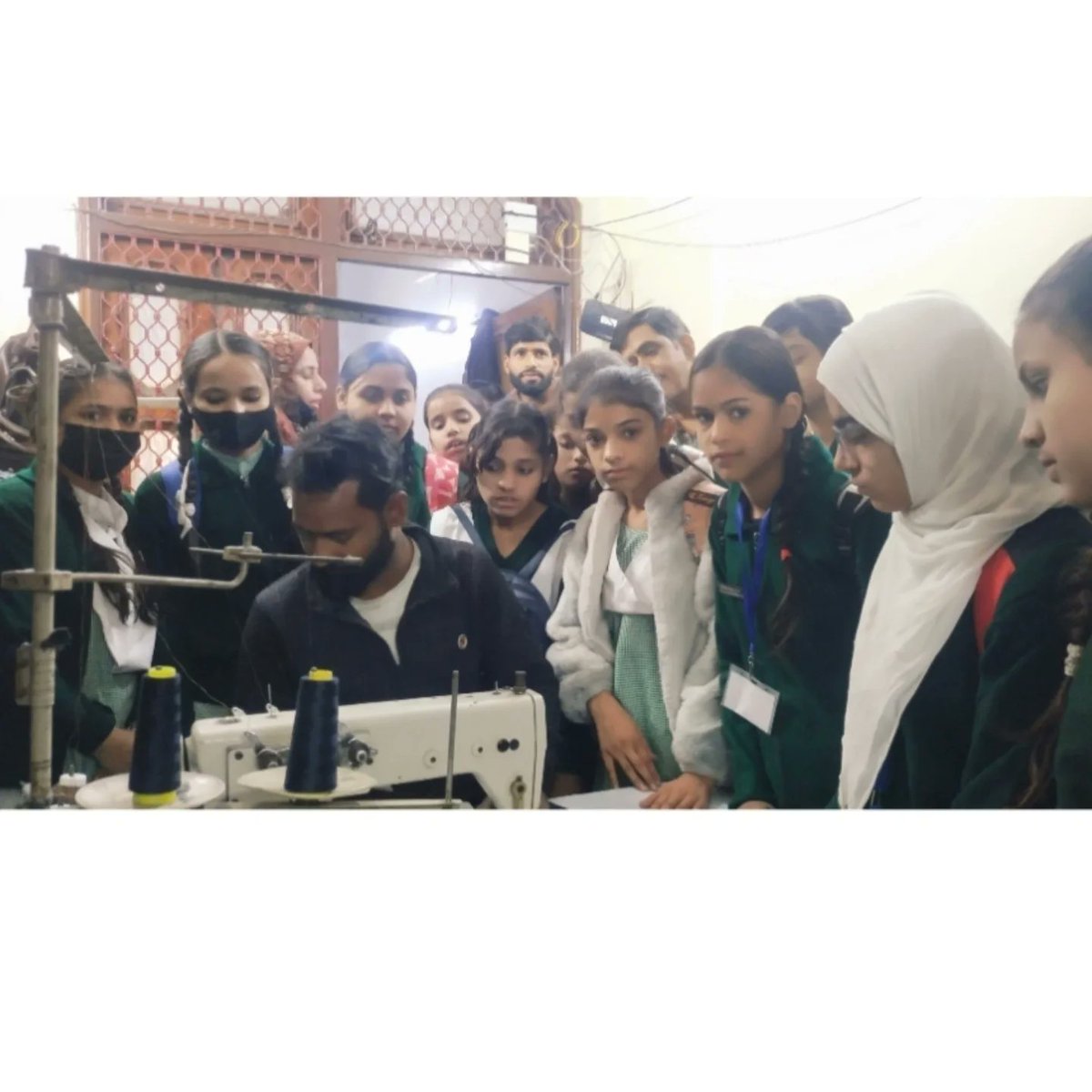 SKVbmsp1105236's tweet image. Industrial visit of vocational subject students.. 
An Educational Visit..
Main aim of this visit is to provide an exposure to students about practical working environment.

#delhigovtschool #industryvisit #doe #education