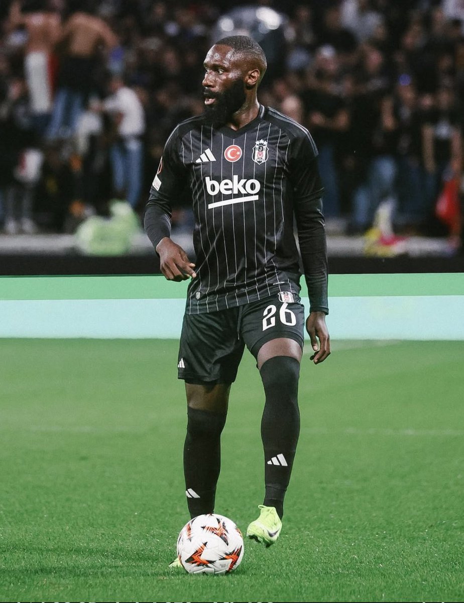 Eaglemedia__'s tweet photo. Beşiktaş, Masuaku’nun 5 maç daha oynarsa sözleşmesinin otomatik olarak uzayacağı maddesini, oyuncuyla karşılıklı görüşerek kaldırdı. 

🔗(Tuğba Hacıbayramoğlu) https://t.co/6LFziDBvgb