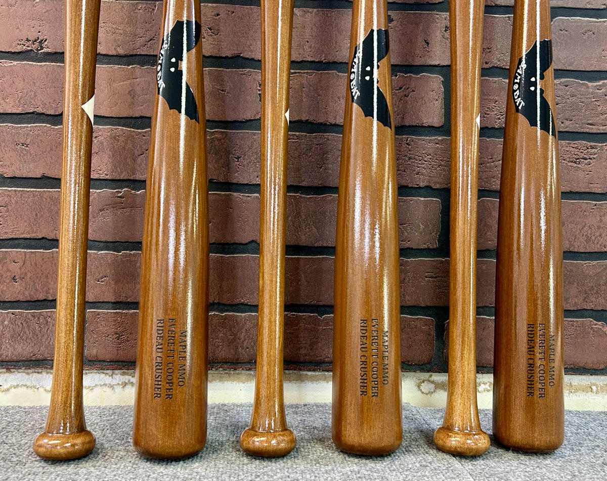 SamBatCorp's tweet photo. Vintage Maple is such a popular stain! What is your go to stain for your bat? #ProBats #SamBat #Baseball #TheOriginalMapleBat https://t.co/pu76vpT9YC