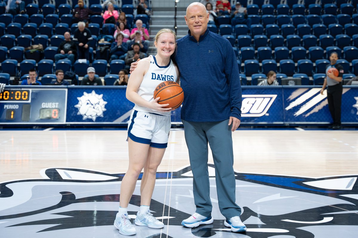 SWOSUW's tweet photo. This past Saturday, Averi Zinn was honored pregame for achieving the 1,000 career point milestone. Congrats Averi! 🐶 https://t.co/ensTfFEnRU