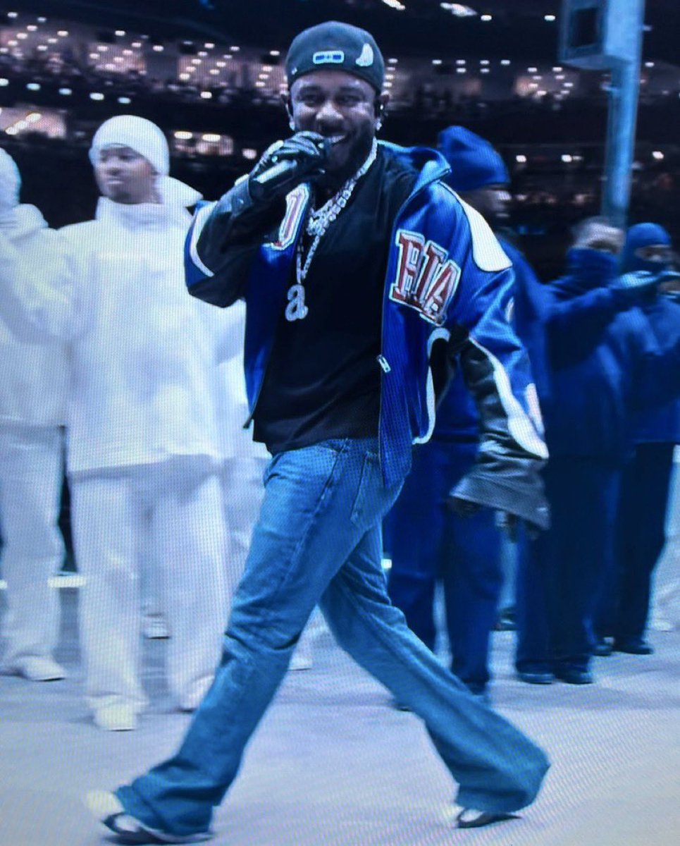 EndsHumour's tweet image. me on my way to say the most heinous things to my best friend about the people we hate