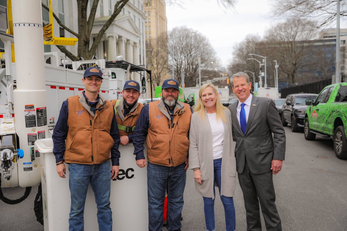 GovKemp's tweet photo. Great to see the @JacksonEMC team today on the 85th Anniversary of @Georgia_EMC.

We’re grateful for all our EMCs and the linemen and women like this who helped communities across the state after Hurricane Helene and during the recent winter storms to get the lights back on! https://t.co/Utjb8idAtR