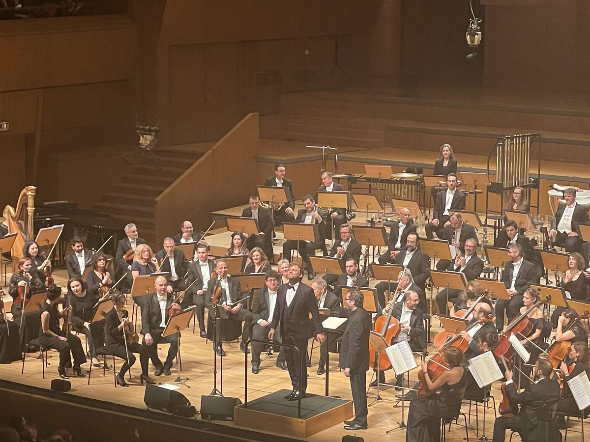 marisloane's tweet photo. #JonasKaufmann. Carrying forward the legacy of legends Pavarotti and Domingo. Like a caress to the soul- The power to inspire, uplift, and connect. Grateful 🙏 https://t.co/89DhWhClHC
