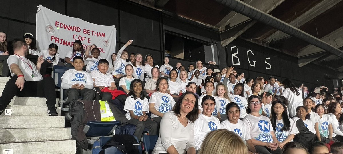 EdwardBethamSch's tweet photo. What a fabulous evening! We loved being part of tonight’s @YVconcerts and are so proud of our Junior Choir. 🎶🎵 Thank you to Miss Penny and Mrs Owens for their amazing work. https://t.co/XxC0OXkn0L