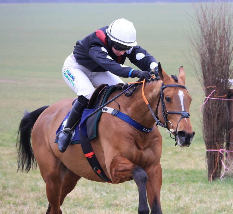 Klmorgan15's tweet image. Music drive 🚀 
Keeping childhood dreams alive ✈️
Fed on the best  @DodsonHorrell he’s some tank 💪 
Class ride from an ice cool Ellie Callwood. I am so proud of my small but mighty team 🫶 #kmracing #topteam #nextstop #cheltenham @camsharples