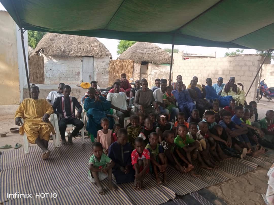 SenegalAhmadiya's tweet photo. Village de #bappeidi, région de #Kaffrine
 Une conference/#jalsa d’éducation, de formation et #tableegi a eu lieu. ALHAAMDOLLIAH @immujeebsidhu 
#Senegal #ahmadiyyasenegal #Africa
@MTAfrancais
@MuslimTVAfrica
@alislam
@alfazlintl https://t.co/kHfcrpVqQO