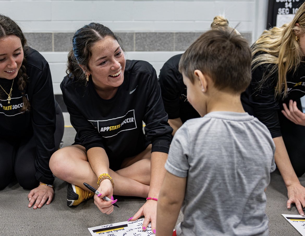 AppStateRISE's tweet image. Shots of all the fun from Saturday 💫

#NGWSD #GoApp