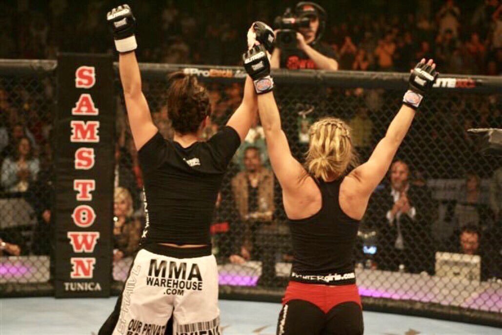 MMAHistoryToday's tweet photo. Feb10.2007

18 years ago today,

Gina Carano &amp; Julie Kedzie competed in the first Women's MMA fight in history to air on live television. https://t.co/a6hJUiNcPI