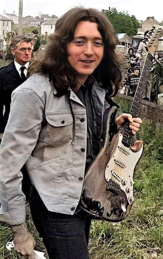 The Extreme Music Enthusiast tweet media