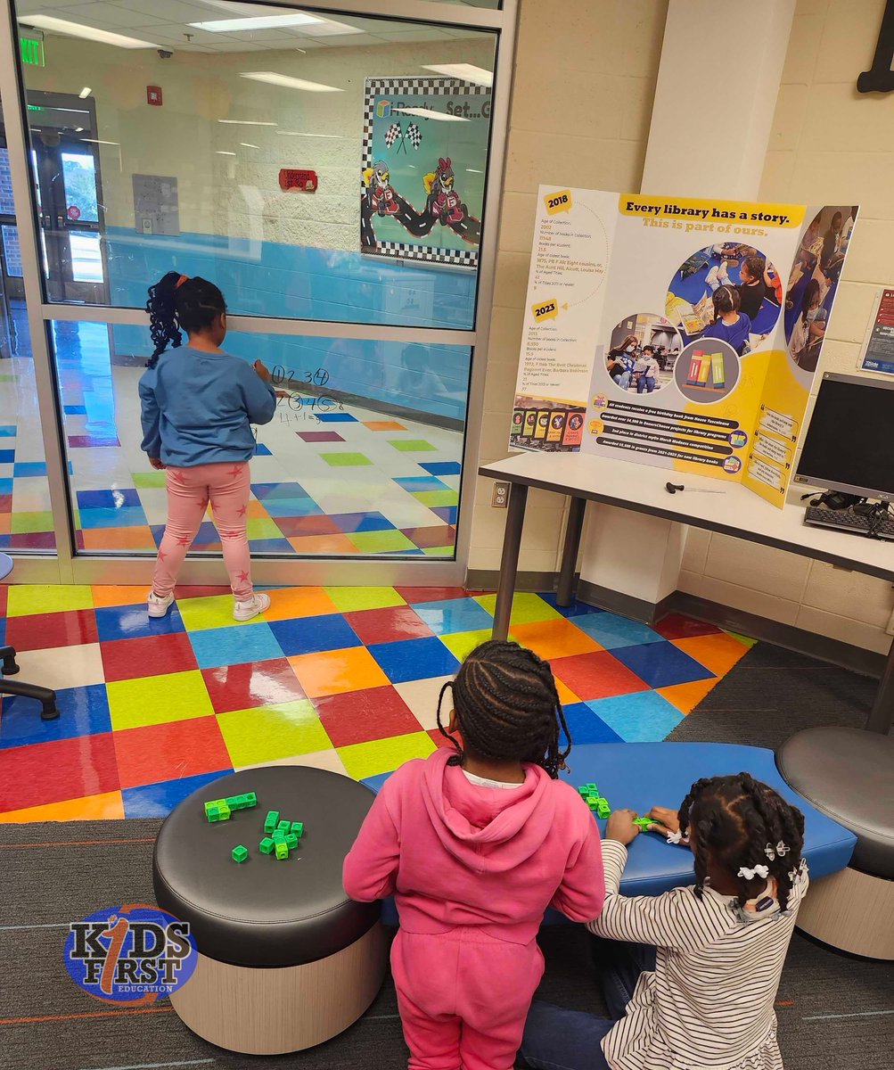 K1Education's tweet image. Exciting things are happening at University Place Elementary in Tuscaloosa! 🎉 #KidsFirst Head Coach Katie McDonald is turning math into a creative and fun adventure for students. 📚✨  #LearningIsFun #MathMagic #UniversityPlaceElementary #KidsFirstAlways