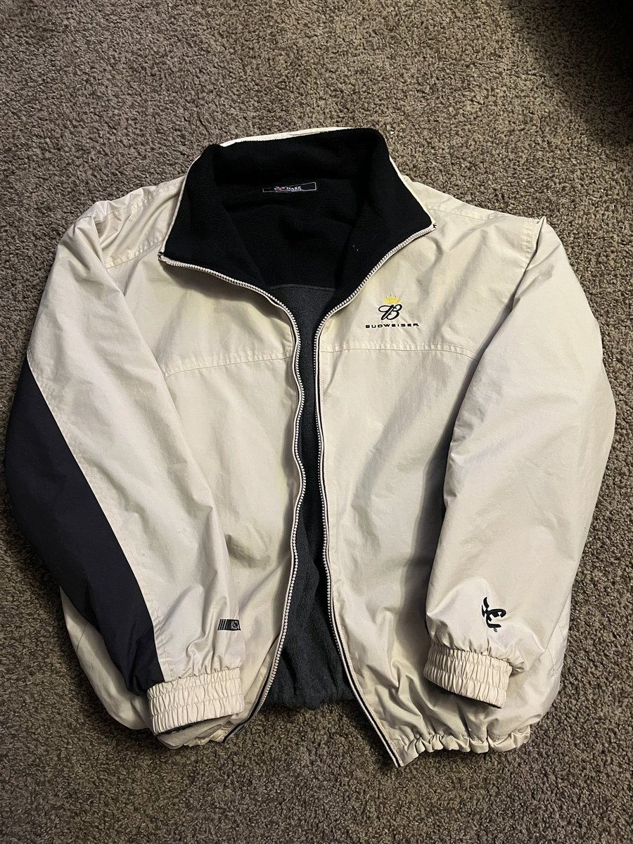 GuyBrayden9's tweet photo. Found the hidden gems in Gem City this weekend! 👕💎 #thrift #gem #hidden #vintage #clothes #style https://t.co/2BDDYCNux8