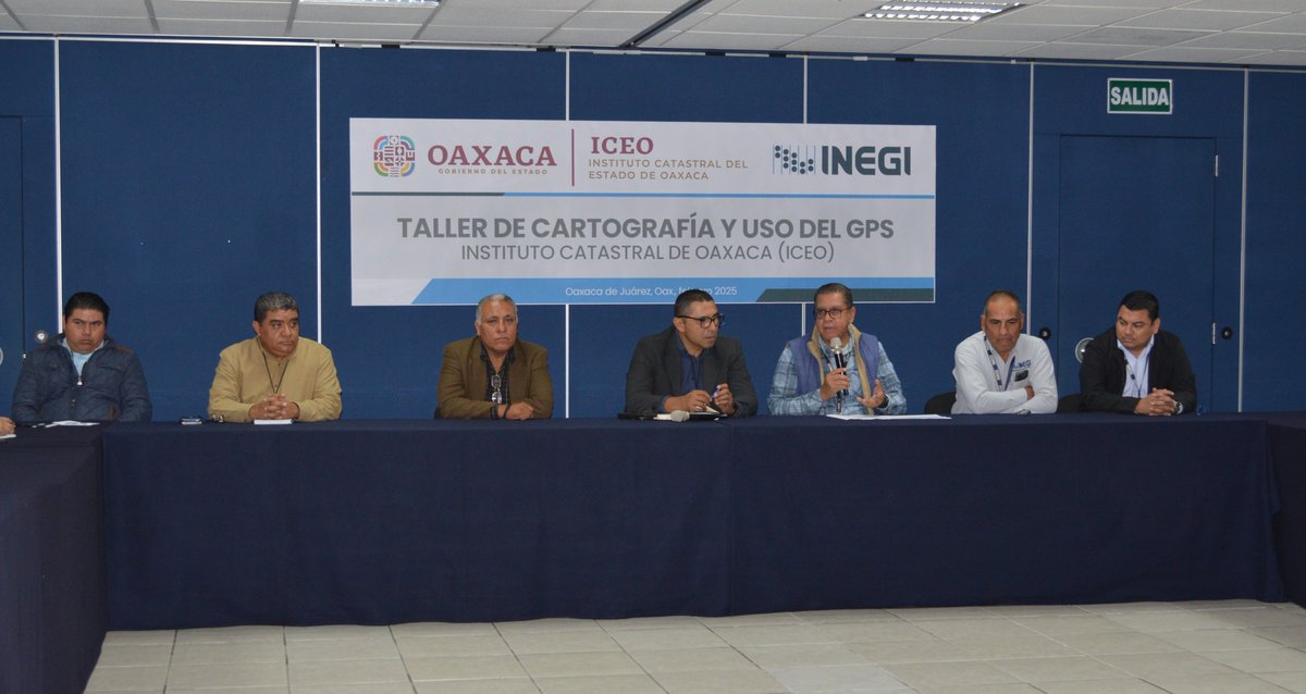 JorgeLopezGuz's tweet photo. En el @INEGI_INFORMA impartimos talleres con información importante para el desarrollo de políticas públicas, por ello recibimos con gusto a personal @Catastro_GobOax quienes tomarán durante una semana el taller de Cartografía y uso del GPS. ¡Bienvenidos! https://t.co/Cq1xvPFFgF