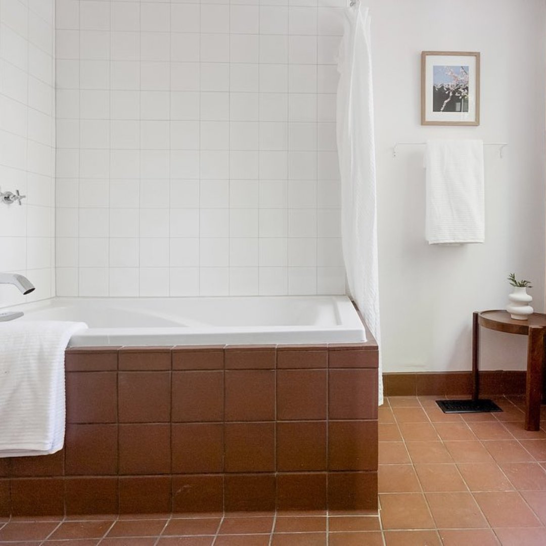 Daltile (@daltile) on Twitter photo Mocha Mousse invites us to embrace everyday pleasures while connecting to the beauty of the natural world. 
π·: @reseventeen featuring Quarry Textures in Diablo Red. 
#DidItWithDAL #PantoneColorOfTheYear #Pantone2025 #MochaMousse #BathroomsOfInstagram #BathtubDesign Mocha Mousse invites us to embrace everyday pleasures while connecting to the beauty of the natural world. 
π·: @reseventeen featuring Quarry Textures in Diablo Red. 
#DidItWithDAL #PantoneColorOfTheYear #Pantone2025 #MochaMousse #BathroomsOfInstagram #BathtubDesign