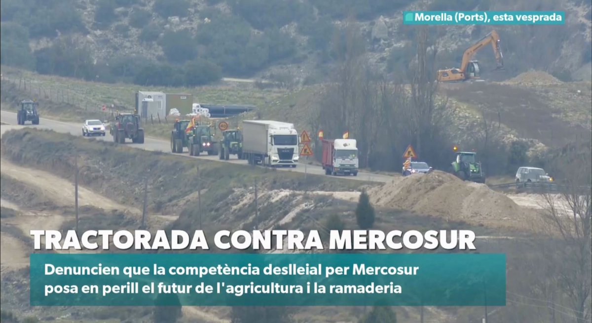 Dos equips de Comunicacions dels Ports han cobert aquesta vesprada la “tractorada” a #ElsPorts per a <a href="/nordtv/">nord</a> i per a À Punt NTC Nit
🎥🎤
#Morella #Castelló #ComunitatValenciana