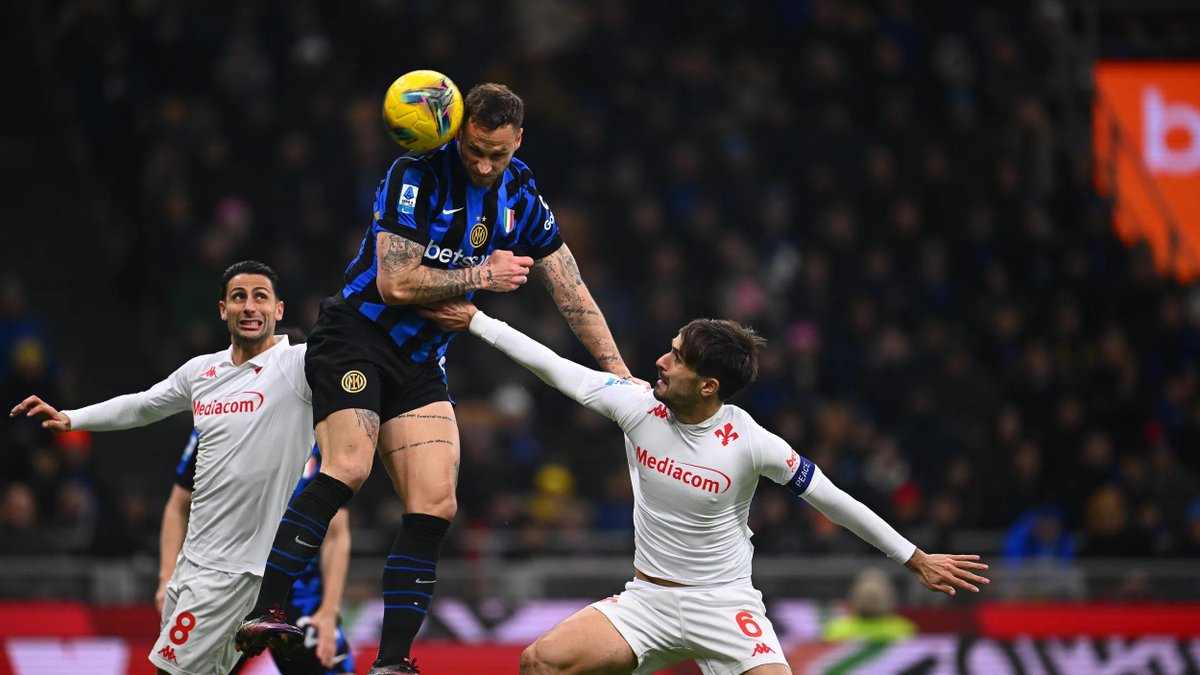 InterClub1908's tweet image. ⚫🔵🐍@SerieA #InterFiorentina 2-1 l'@Inter vince con l'autogol di Pongracic e gol di #Arnautovic SEMPRE #FORZAINTER #AMALA #SempreForzaInter #PazzaInter #IMInter #DAZN #InterFans #InterClub1908
Seguite il profilo di riserva @InterClub1908_ 🖤💙