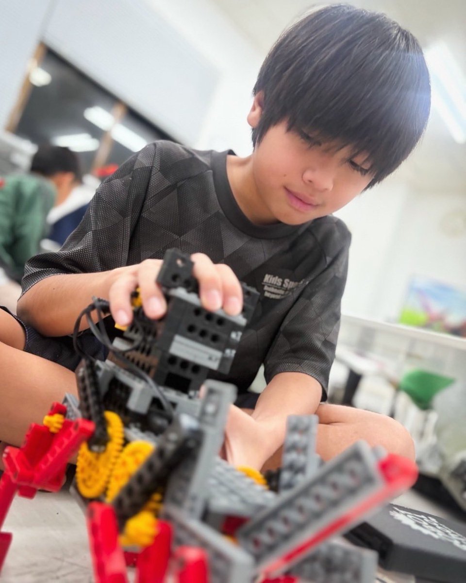 churakids's tweet photo. 【英語ロボットクラス】子どもの個性を引き出し、想像力と創造力を育むロボットクラス!🤖
無料体験レッスンのお申し込みはこちら!
https://t.co/5eDwlatYcA
#ロボット教室 #プログラミング #英語で学ぶ #robotics #robotclass #churakids https://t.co/4k7ZxRgLPB
