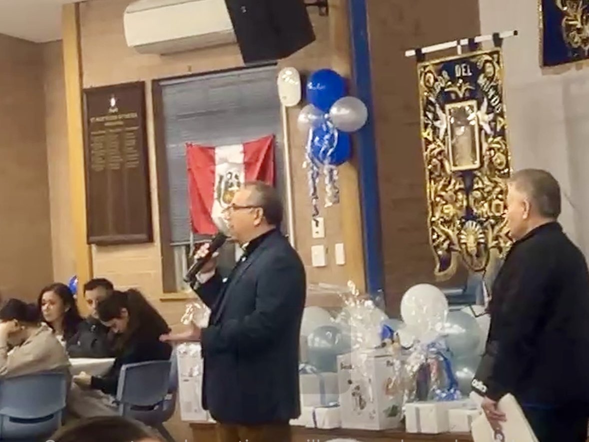JoseVas45320042's tweet photo. 🇸🇻🇦🇺 The Salvadoran community, living in Sydney, came together to celebrate the August Festival in honor of the Divine Savior of the World. 
The mass was concelebrated by our Salvadoran priest David Romero. 05/08/2024
 #DiásporaSV. 🇸🇻 https://t.co/icfgoTHois
