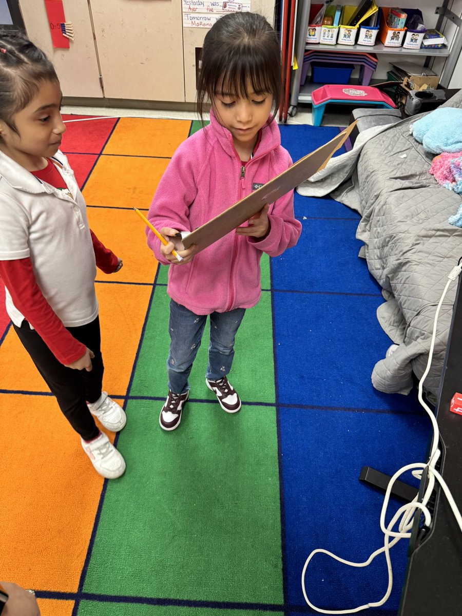 PadronMrs's tweet photo. Received confirmation that we are on the right track with active playful learning strategies in class! This scavenger hunt was done as an warm up activity in our APL PD Friday 🧡. My students said it was really fun to look for 3D shapes in our classroom ☺️! @Faith_n_Science https://t.co/z6BdXoOQqD