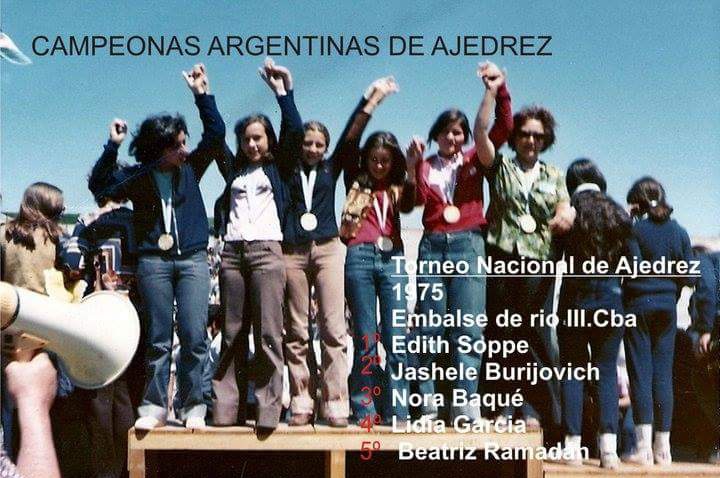 historia_CAB's tweet photo. Obtuvo el título FIDE de Maestra Internacional y jugó para nuestro país 4 veces las Olimpíadas de Ajedrez.
Gran hincha de Belgrano, era habitual verla en las tribunas del Gigante junto a su familia.

#120AñosBelgrano 

#120ParaLos120    

83/120 https://t.co/ukZZ7JeI0G