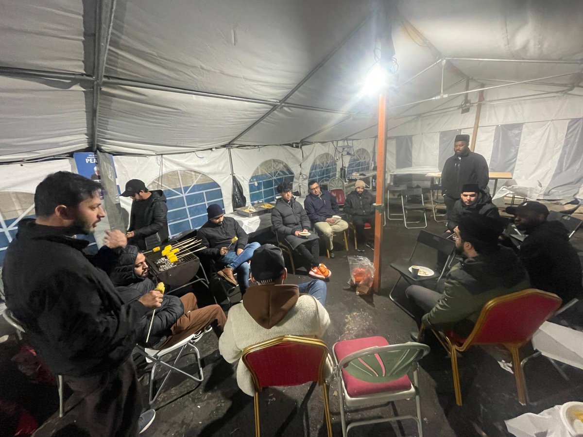 Alhumdulilla! last weekend the Ahmadiyya Muslim Youth of Wolverhampton held there annual Flagship event, here are some activities we did 🏸 🏏 ⚽️ 🥪 🍎 🥤 🕌 📖 📃🏓 🎱♟️ 🥘 🤲💪🏋️🔥