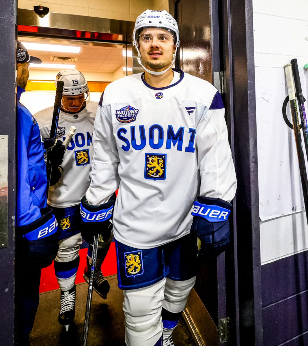 y - Carolina Hurricanes tweet media