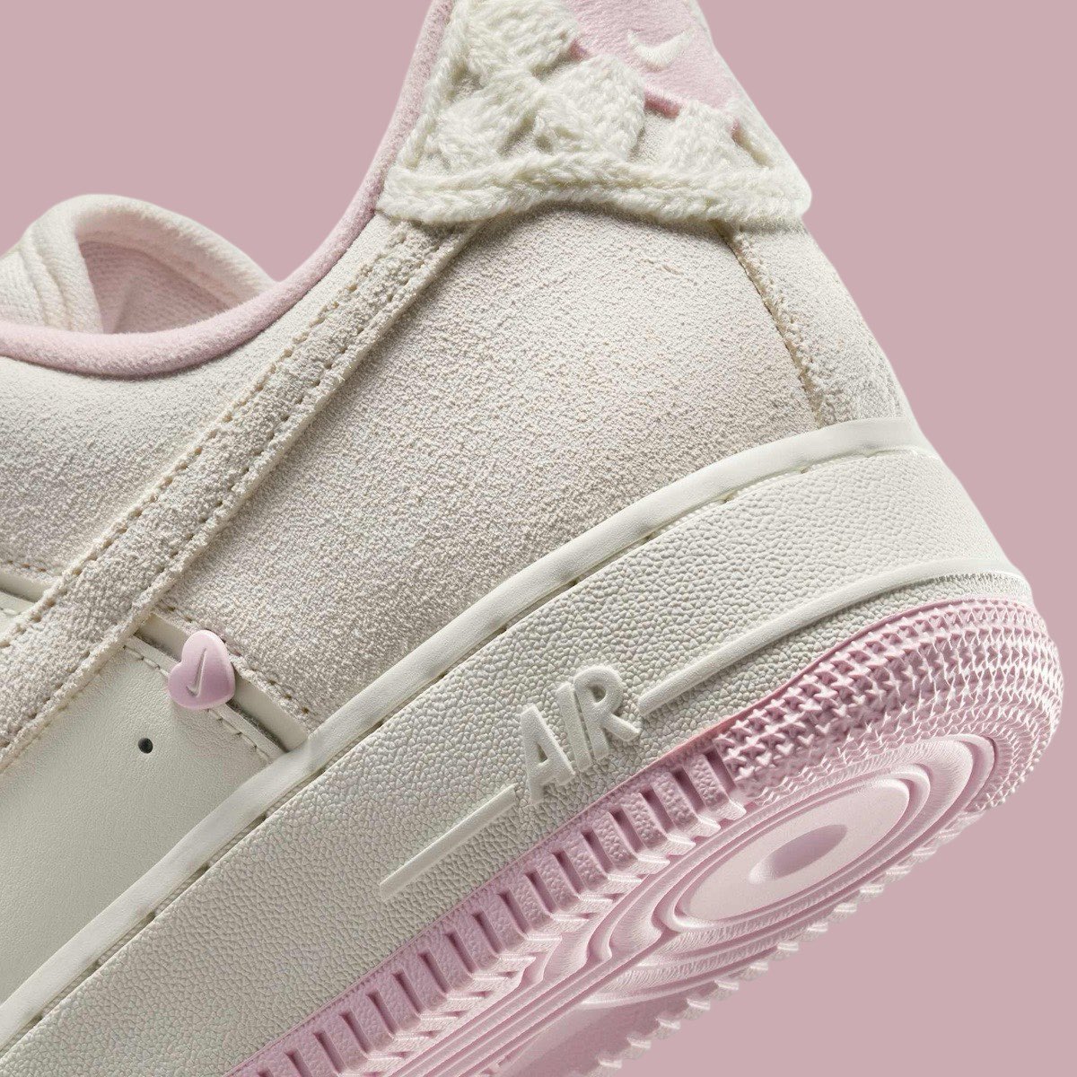 Nike Air Force 1 Low “Valentine’s Day” (2025)