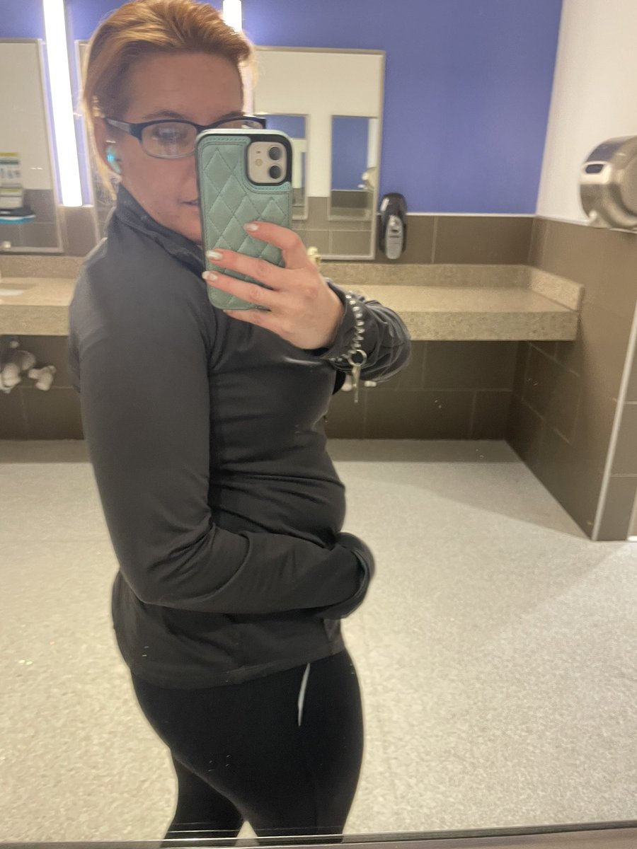 It’s leg day at the gym. 😏