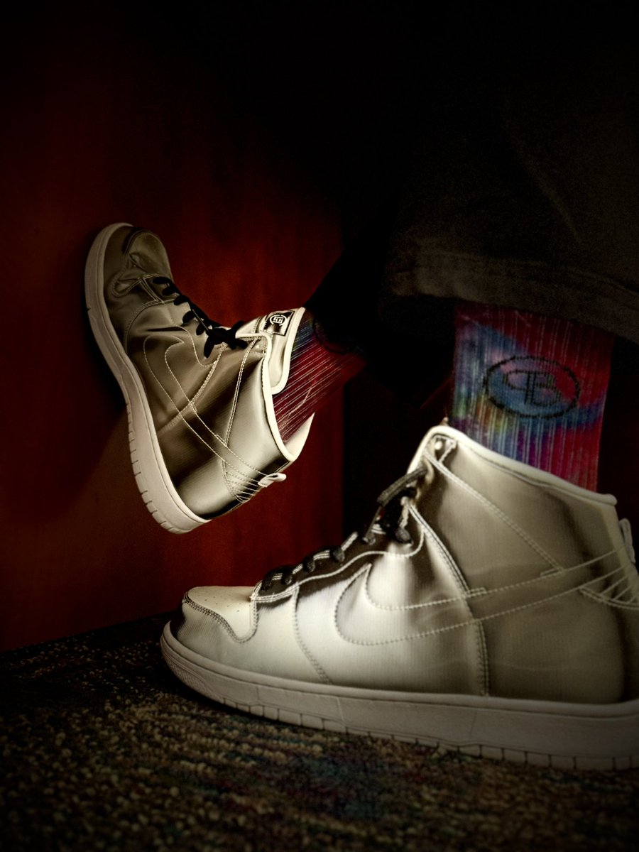 moreshoesthan's tweet image. Glad my day started late so I could join @wilcocarla &amp;amp; @scarvesfell for 
D10 of @JerLisa_Nicole’s #BHMKOTD25: “Bonded”

Adding in a lil unDS action  w/ @BlendsPoetic 🧦🧦 to boot. 

#docsindunks
#snkrsandscrubs 
#yoursneakersaredope 
#nike #dunk
#SNKRS #sneakers
#wearfigs