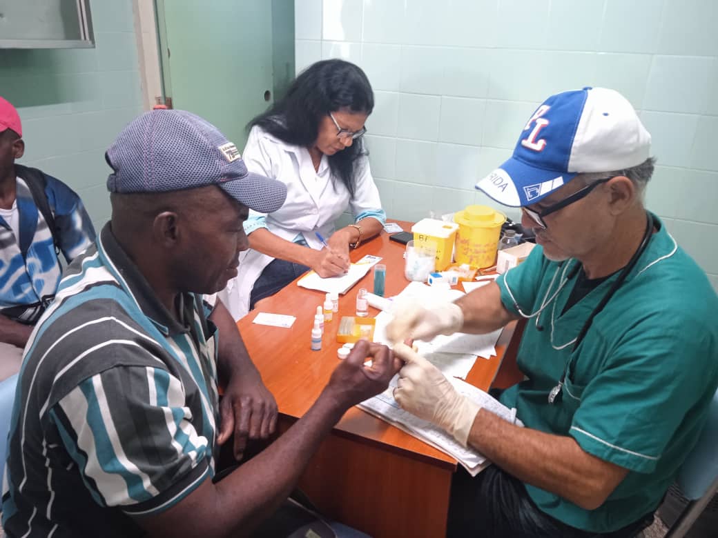 CalungaMay36347's tweet photo. Masivo Banco de #sangre en #SanLuis Santiago de Cuba...aporta tu gota
#PorCubaJuntosCreamos
#salvarvida
#SaludPública https://t.co/hrw9sXACN8