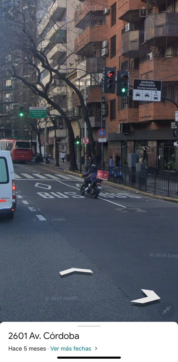 MrFloydARG's tweet photo. @dzapatillas Tenes semáforo de giro. La responsabilidad es de la moto https://t.co/KbO6fh08xz