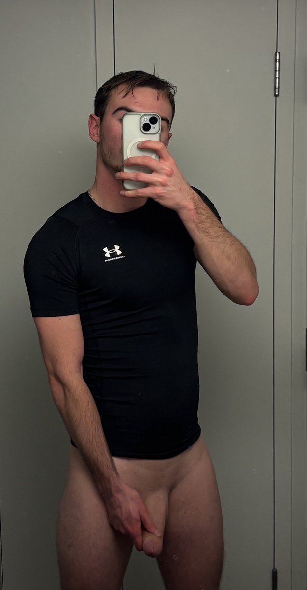 I’m so horny after the gym… wanna help me out? 🥵