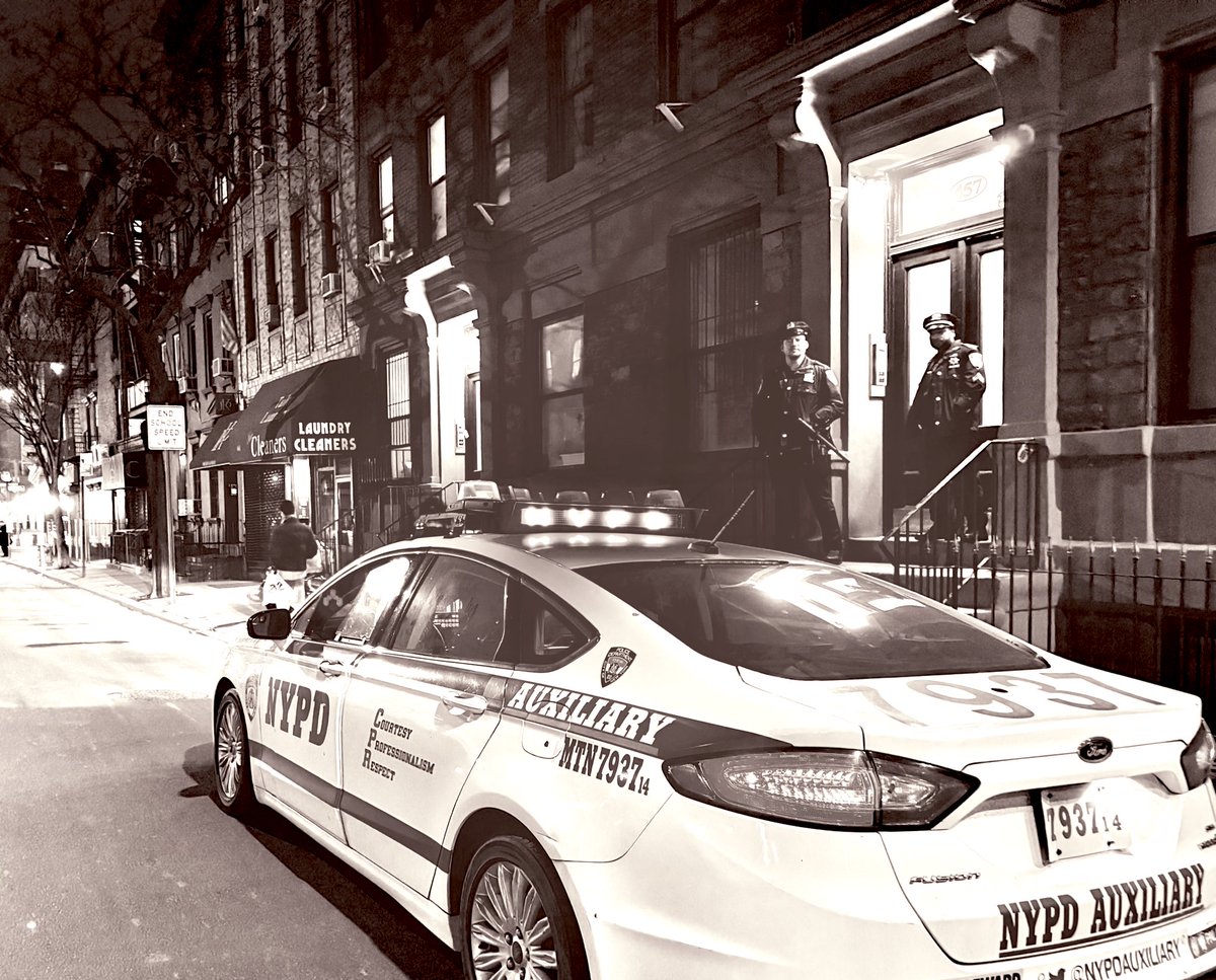 *Cue Law and Order intro* 🎶

MTN Auxiliary Personnel were posted up and walkin’ the beat. 👮‍♂️👮‍♀️

If you see them checkin’ on apartment vestibule doors and windows… they’re just making sure things are secure! 

Remember, if you’re not expecting anyone, don’t just buzz anyone in!