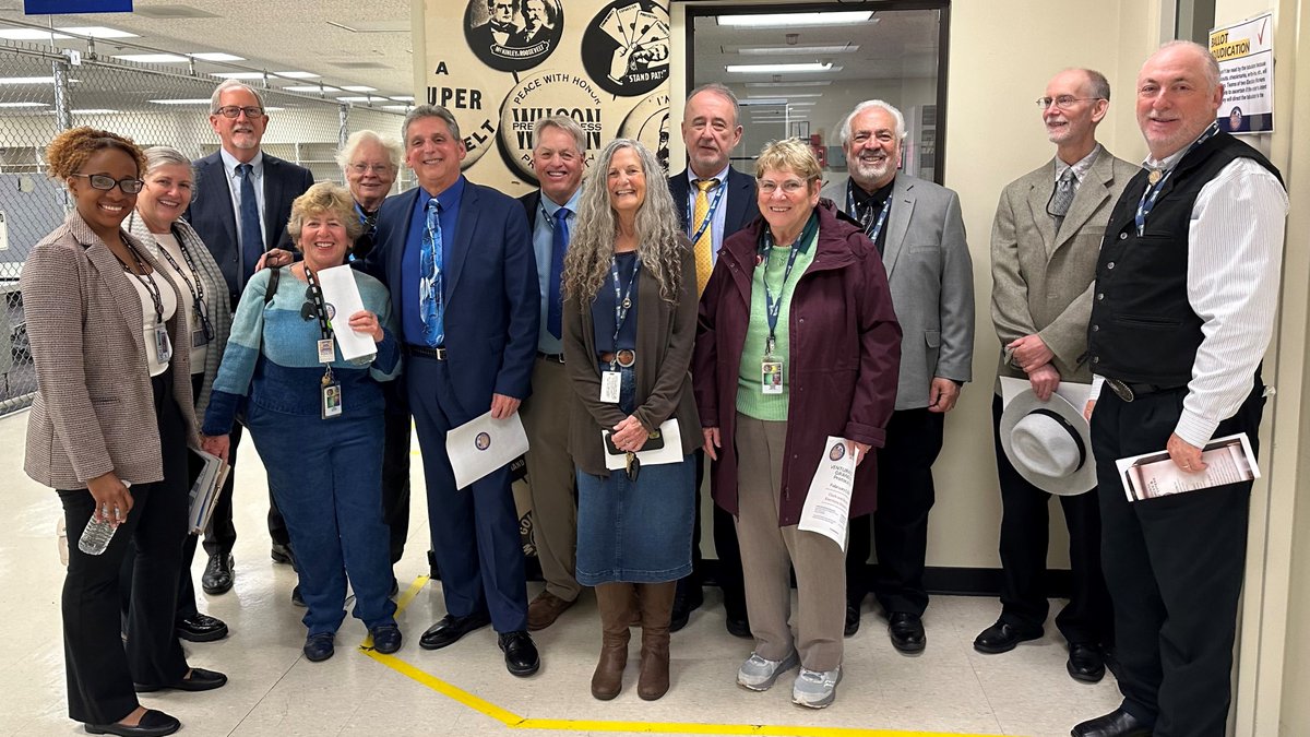 VCClerkRecorder's tweet image. We had the pleasure of hosting a protocol visit for this year's Grand Jury. Michelle Ascencion, Clerk-Recorder & Registrar of Voters gave a tour throughout the three Divisions: Clerk, Recorder and Elections. Thank you Grand Jury for all the work you do!!