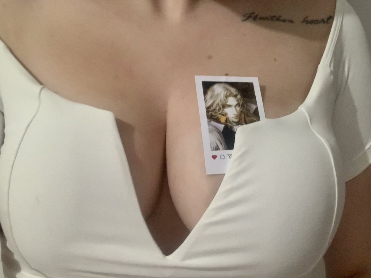vladracult's tweet photo. keeping him close to my heart 🤭 https://t.co/zRgjg2WMZj