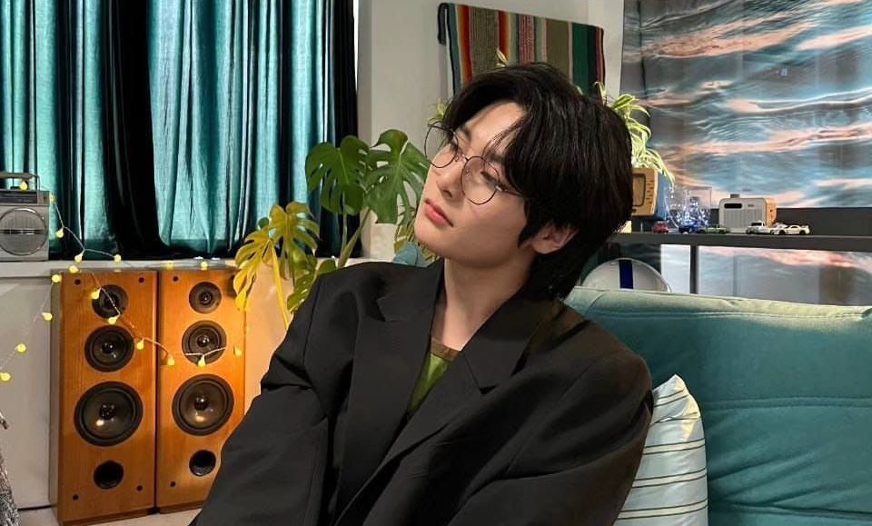 AU hyunin  ୨୧ roommate diary

jeong!n odia a su roommate y todas las noches escribe en su cuenta secreta todo lo que le molesta de hyunj!n

¿qué pasaría si hyunj!n descubre aquella cuenta?