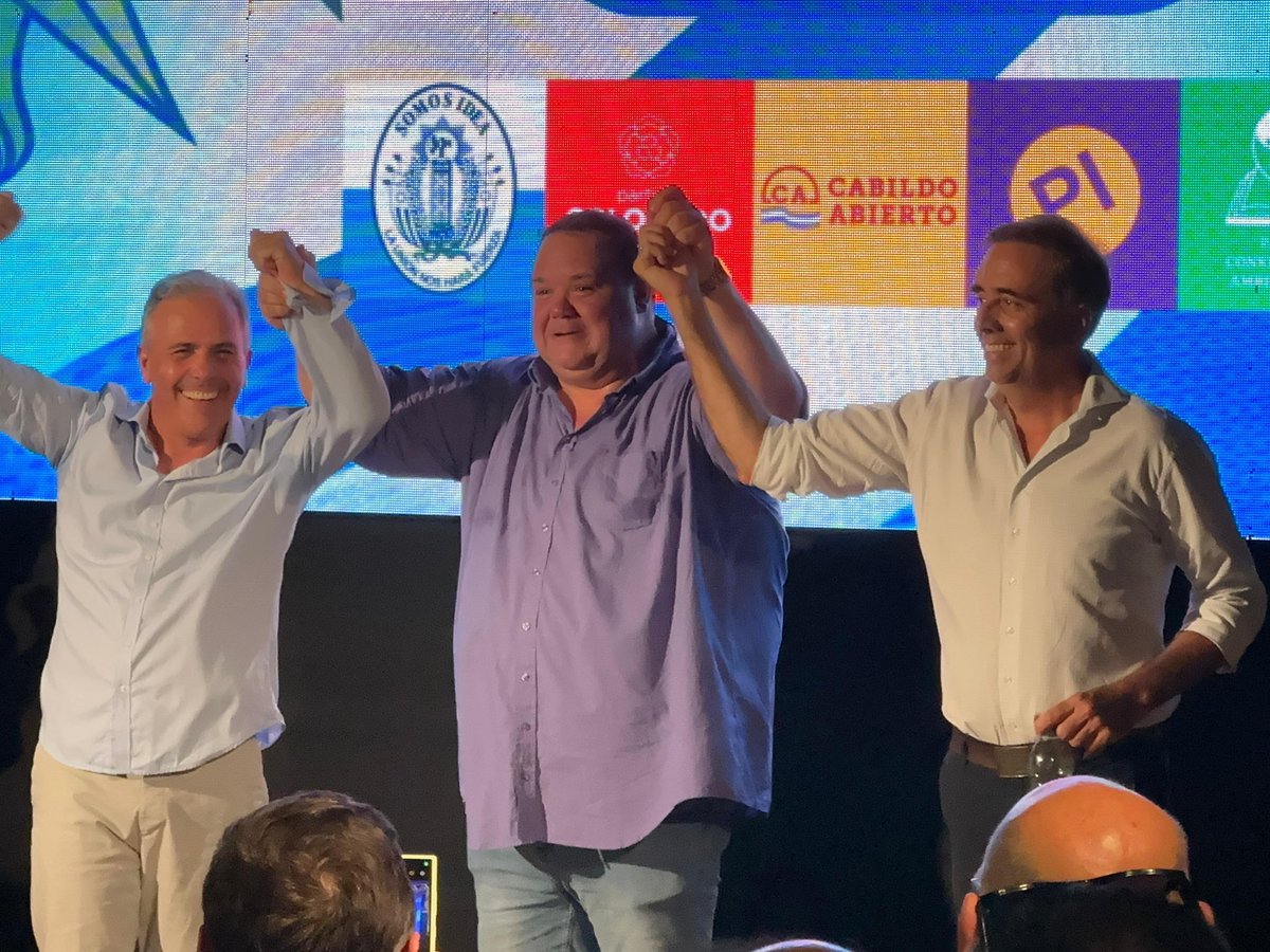 Gracias a mi amigo <a href="/Wcervini/">Walter Cervini</a> por depositar su confianza en mí para acompañarlo en la fórmula a la Intendencia de #Canelones, con la candidatura ahora ratificada por la convención de la <a href="/CoalicionRepub/">Coalición Republicana</a>, será un gran equipo para mejorar la gestión Canaria <a href="/Ciudadanos_C/">Ciudadanos Canelones</a>