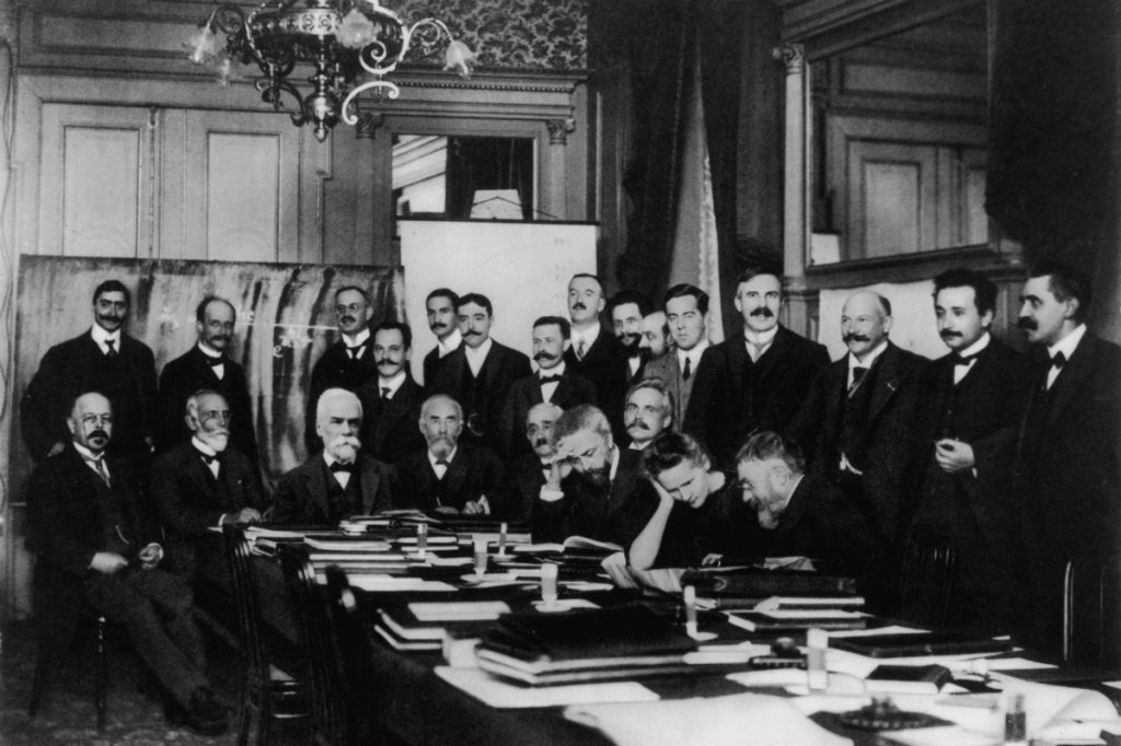 I, per acabar el fil, una última recomanació amb motiu del #DiadelaDonailaXiquetaenCiencia #11F: l'article d'Àngels Royo Peiró (<a href="/angelsrp/">Àngels RP</a>) i que analitza la presència de les dones en les primeres edicions de la conferència Solvay.
➡️ metode.cat/noticies/confe…