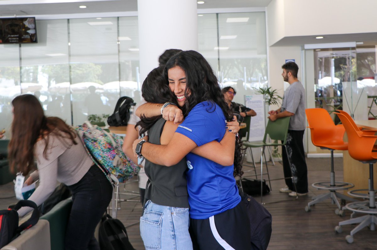 TECcampusGDL's tweet photo. ¡Bienvenidas y bienvenidos a este nuevo semestre! Qué gusto es tenerte de vuelta 💙🌟
Así vivimos el #Back2TEC 🙌
#soytecgdl https://t.co/Urt9xIlXYP