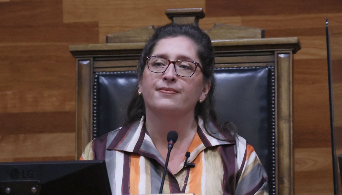 fachininja's tweet photo. La actual presidenta del Tribunal Constitucional es Daniela Marzi, feminista de izquierda designada por Boric cuyo lema es "interpretar la Constitución con ideas progresistas".

Hoy absolvió a Maya Fernández ante una FLAGRANTE violación a la constitución.

Entendieron ahora? https://t.co/Ux7AAAMqsE
