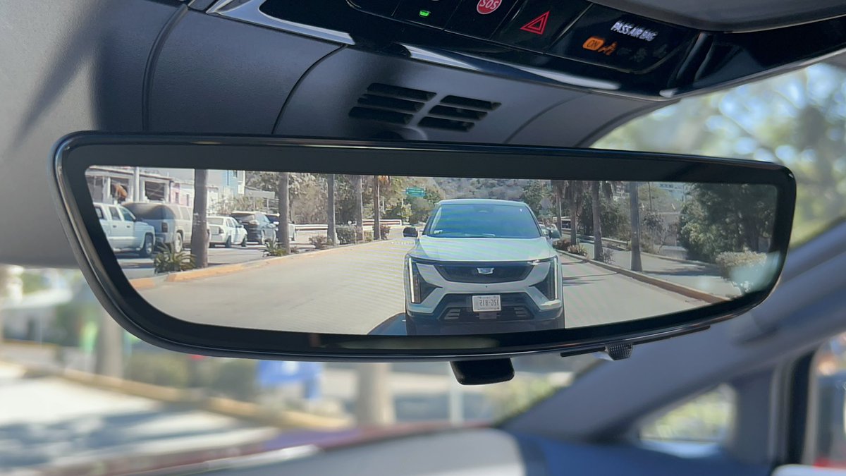 Cadillac Optiq, el segundo vehículo eléctrico de la marca en México llega con un motor dual de 300 HP, 354 libras-pie de torque y una autonomía superior a los 480 kms. <a href="/Cadillacmexico/">Cadillac México</a> <a href="/GeneralMotorsMx/">General Motors de México</a>