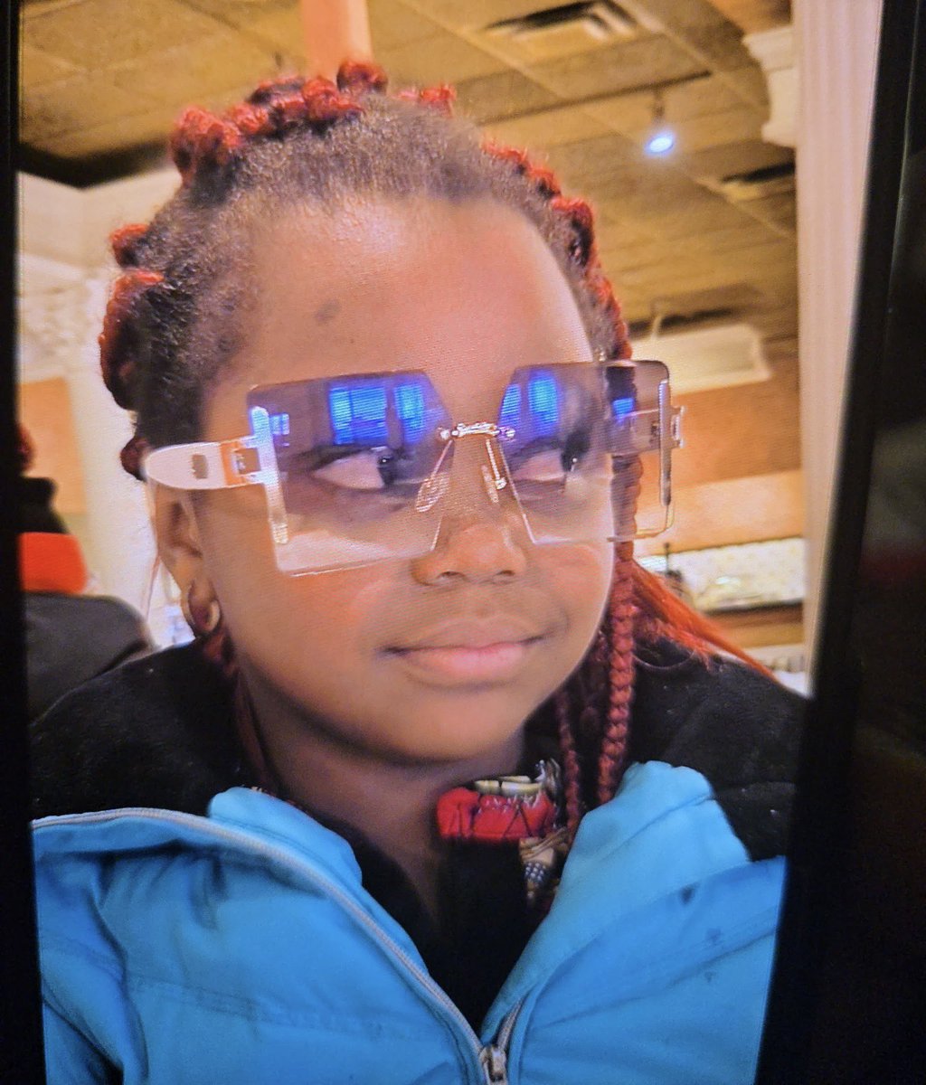 Knoxville_PD's tweet photo. Officers are actively working to locate missing Londamona Joella, age 9, who reportedly wandered away from her home on Brentway Cir a short time ago. She was reportedly wearing green pants and a black shirt. If you see her or know where she is, please call 9-1-1 immediately. https://t.co/3Mlgsldh0i