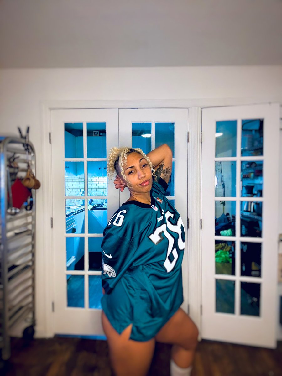 onetufftitty's tweet photo. Heard we like, won or something ✨���
https://t.co/g4iwMcyV3q https://t.co/f1Q7yeidMP