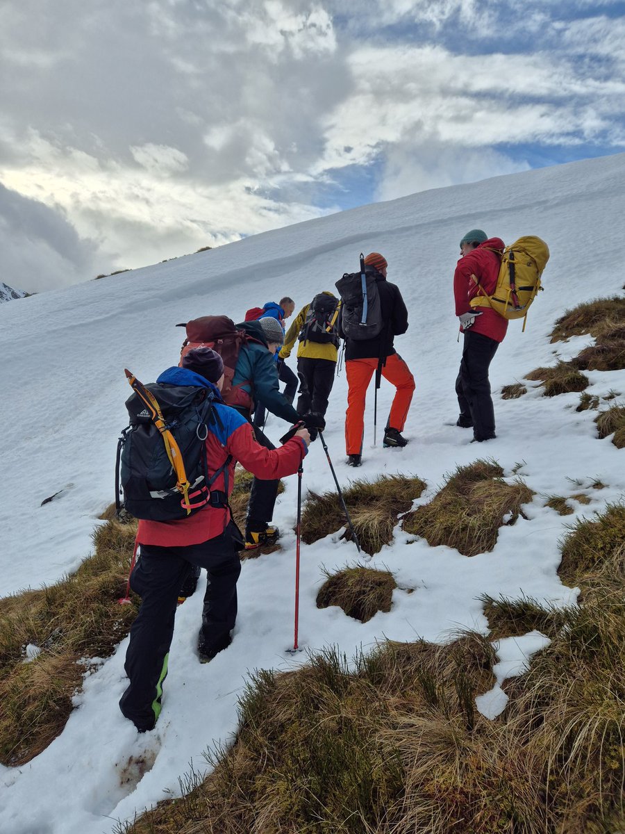 adventures_out's tweet image. Scottish Avalanche Information Service ❄️ Awesome knowledge delivered by @coordinatorsais thanks to Brian 👏 Great day on the hill with the @ChrisWalkerMT team 💪 @sportscotland #SAIS #ThinkWinter