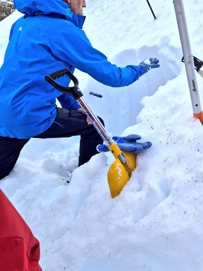 adventures_out's tweet image. Scottish Avalanche Information Service ❄️ Awesome knowledge delivered by @coordinatorsais thanks to Brian 👏 Great day on the hill with the @ChrisWalkerMT team 💪 @sportscotland #SAIS #ThinkWinter
