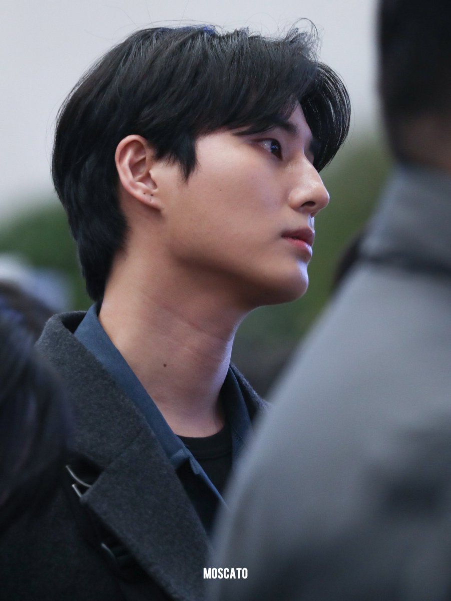 난 지금 영현이 옆선에 대해 연구나 하고싶지
일하고 싶지 않다.