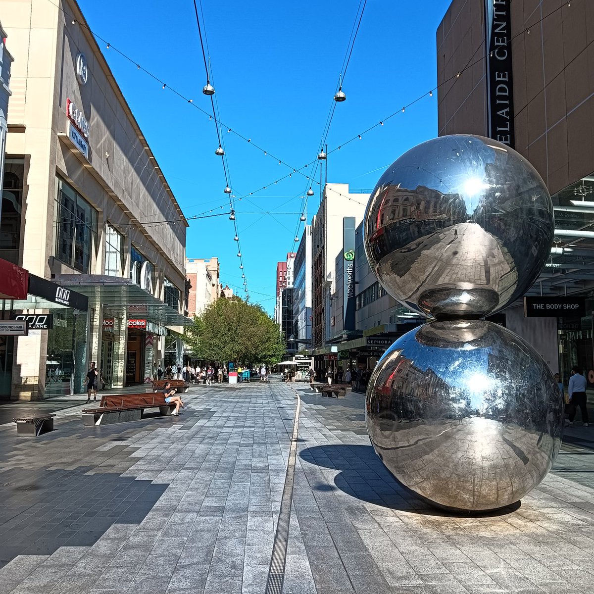 pturn19's tweet image. My kind of crowds. #sparse #roomtomove #rundlemall #adelaide