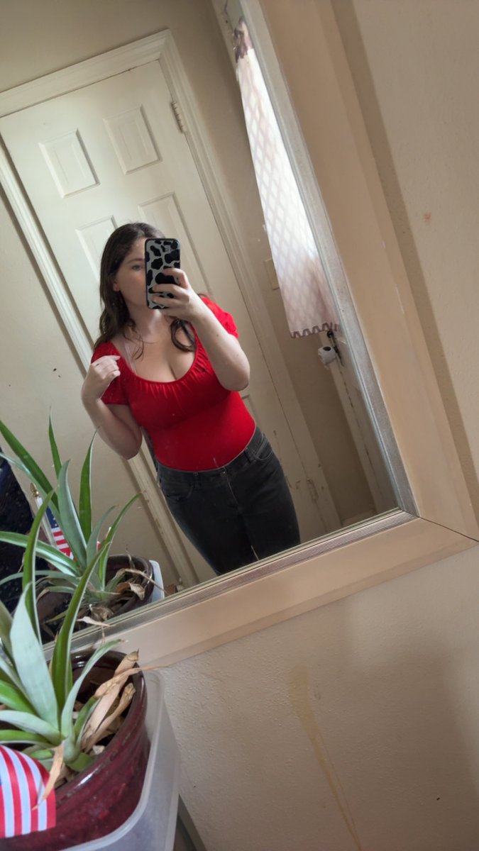 Rubymarie2328's tweet image. I’m ✨skinny✨ again